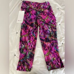 NWT Lululemon base Nulux 17” cropped running size 6